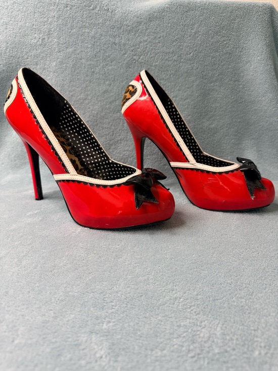 Bettie Page Shoes - Bettie Page Red Patent Platform Stiletto Pumps with Black Bow - Sexy heels